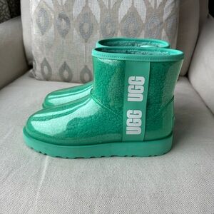UGG women’s Vibrant mint green Boots